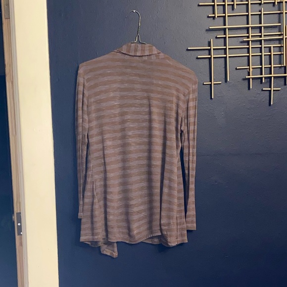 Women’s majora sweater size medium - Picture 2 of 3